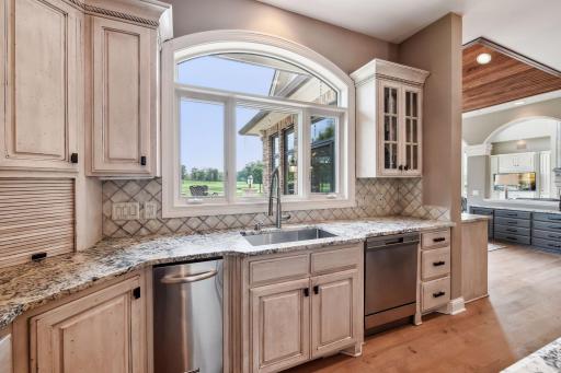 18369 Nicklaus Way, Eden Prairie, MN 55347