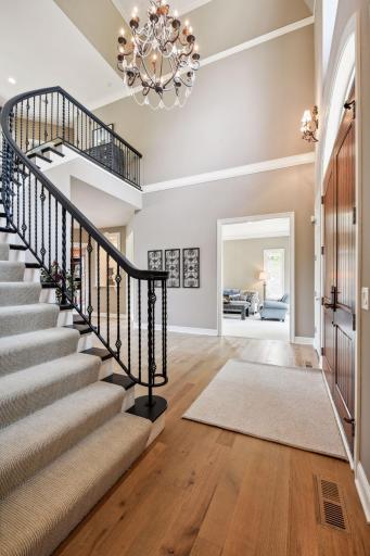 18369 Nicklaus Way, Eden Prairie, MN 55347