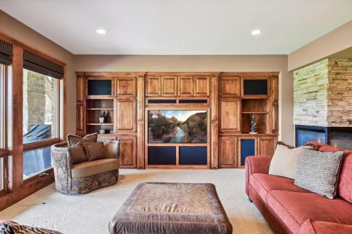 18369 Nicklaus Way, Eden Prairie, MN 55347