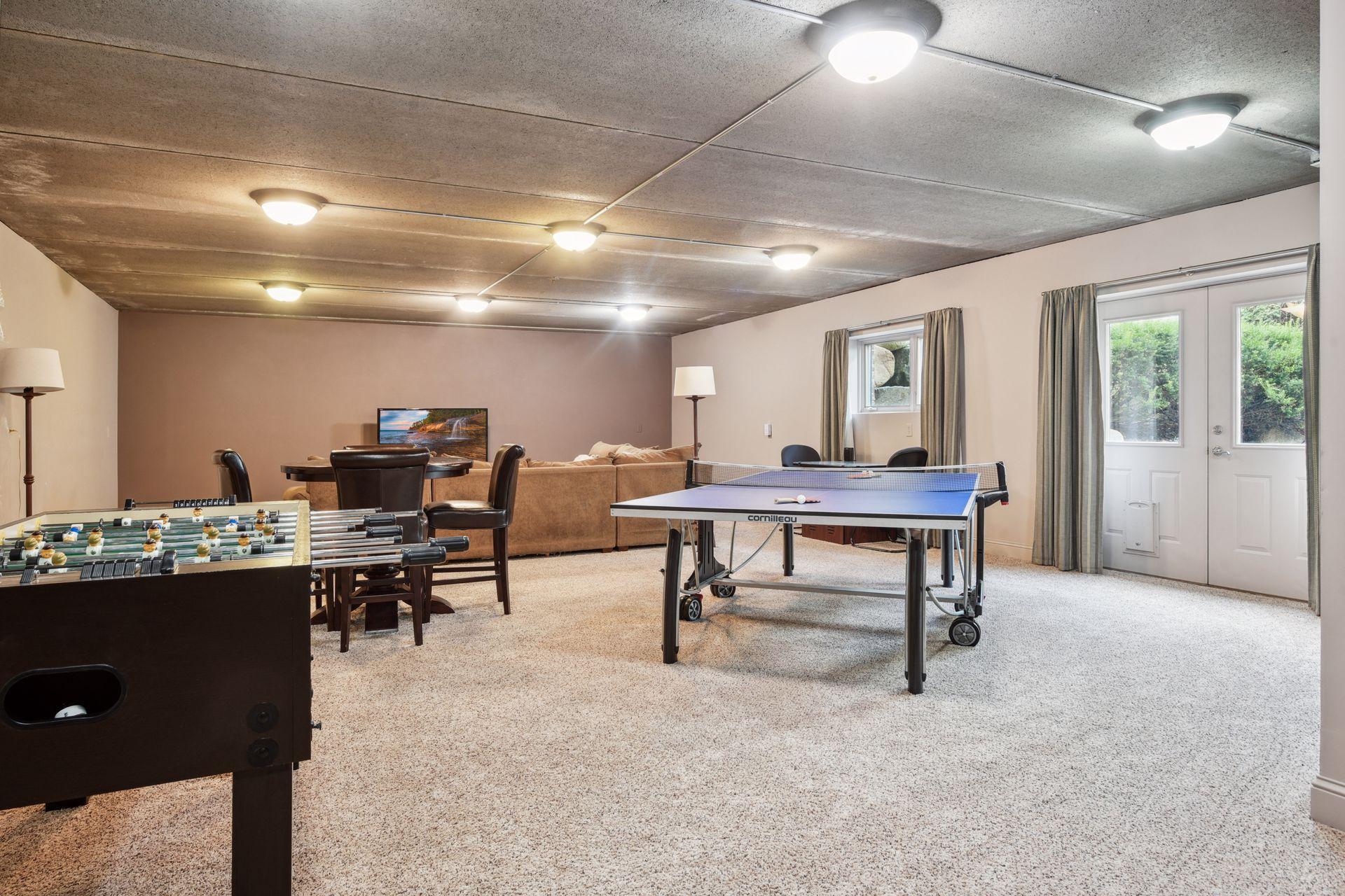 Fantastic gameroom space - the kids will love it!
