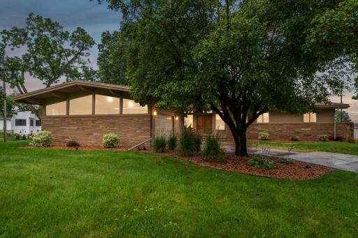 231 Ridgewood Court, Waconia, MN 55387
