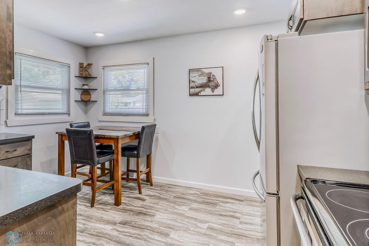 4Kitchen1_5-1280.jpg