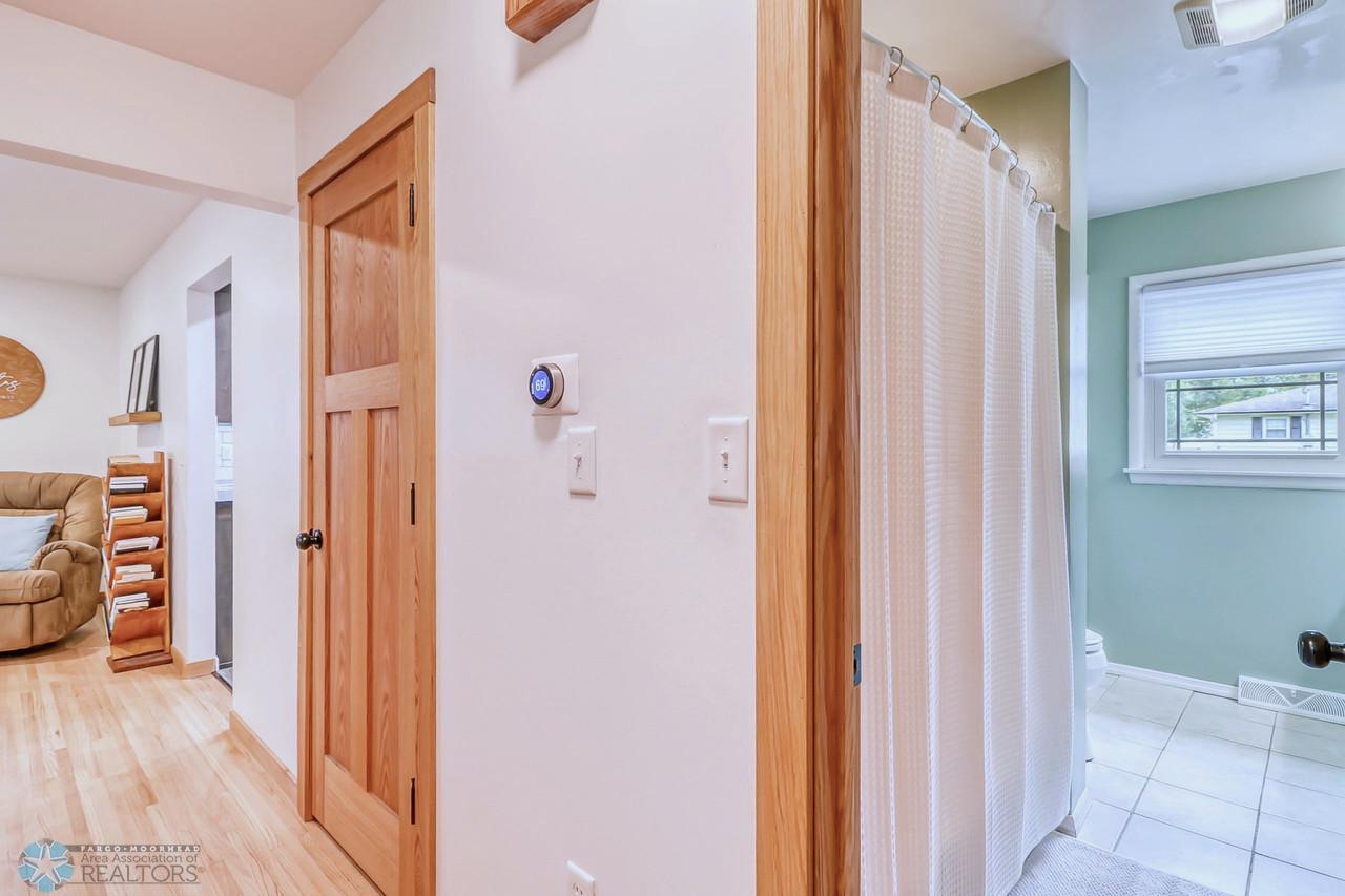 11Hallway-1280.jpg