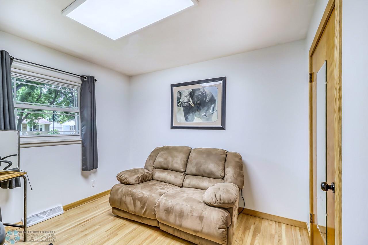 6Bedroom3_1-1280.jpg