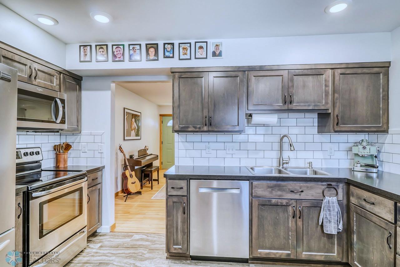 5Kitchen1_1-1280.jpg