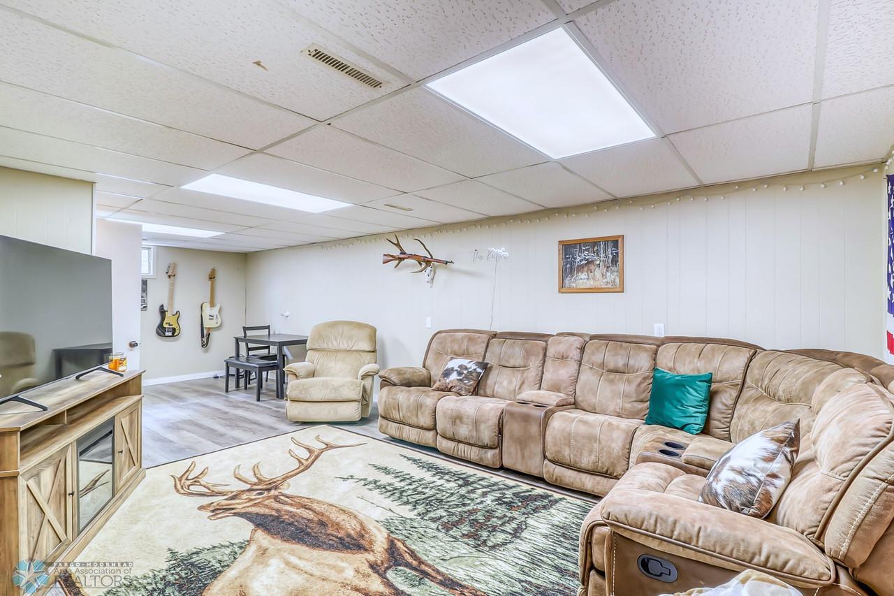 12Basement1_3-1280.jpg