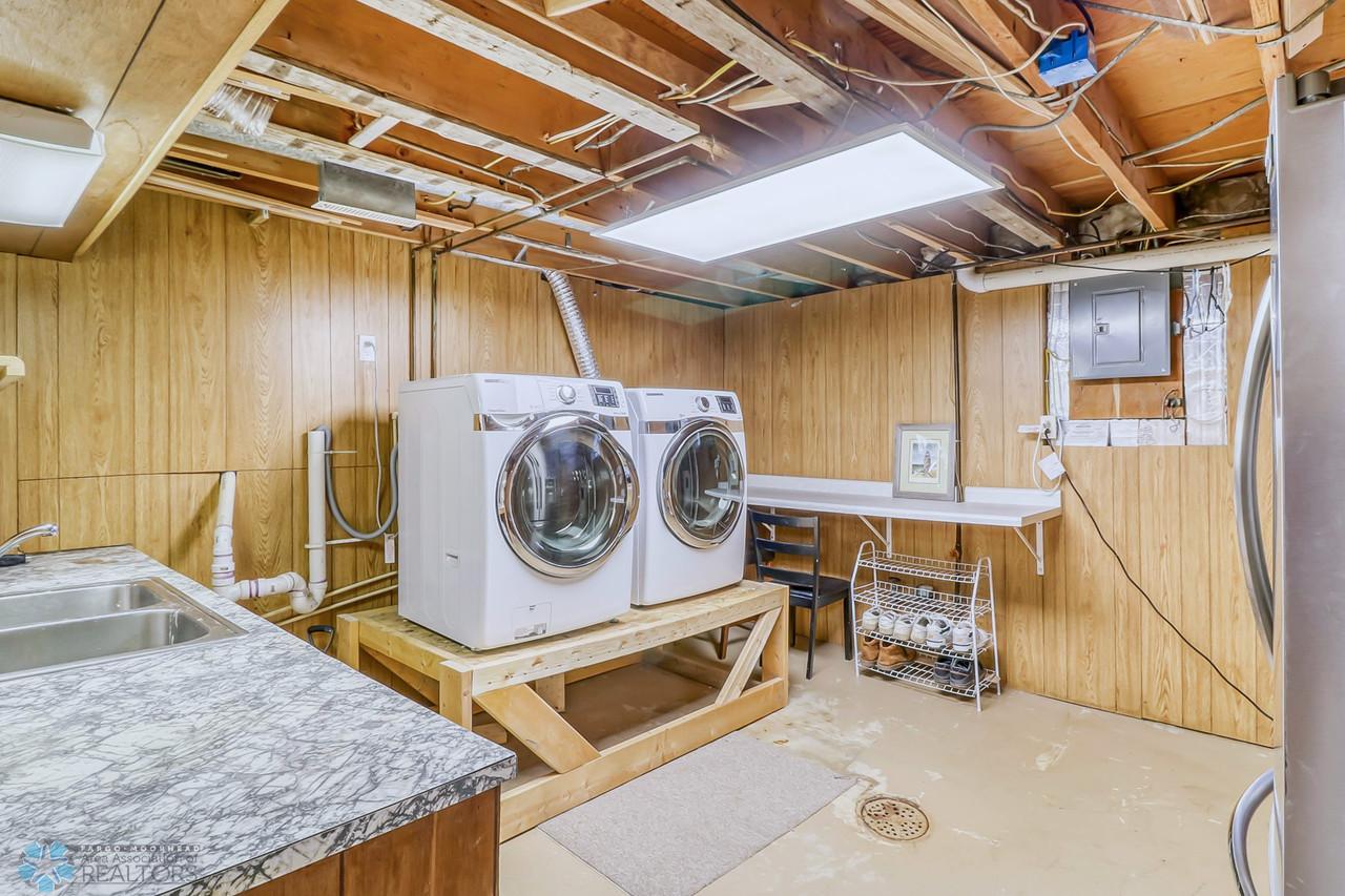 14Basement_Laundry-1280.jpg