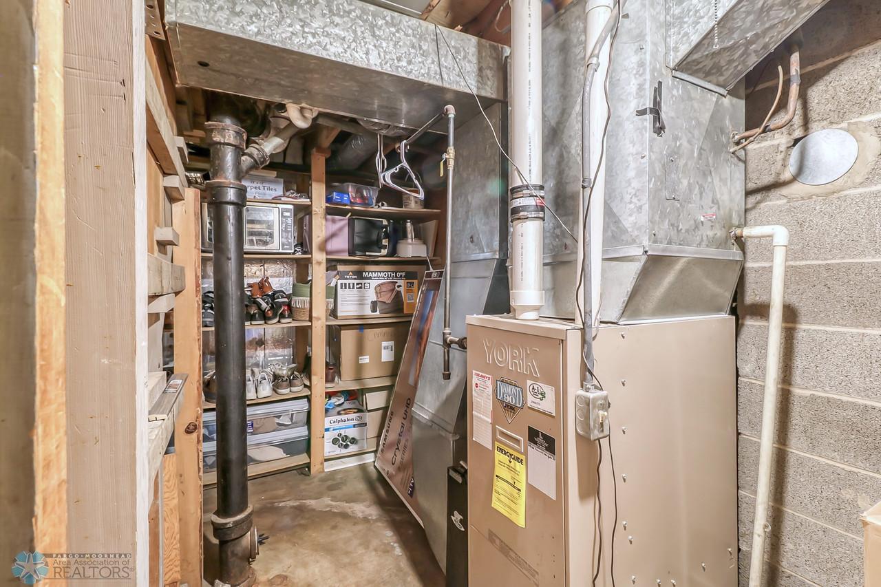 16Basement Mechanical1_1-1280.jpg