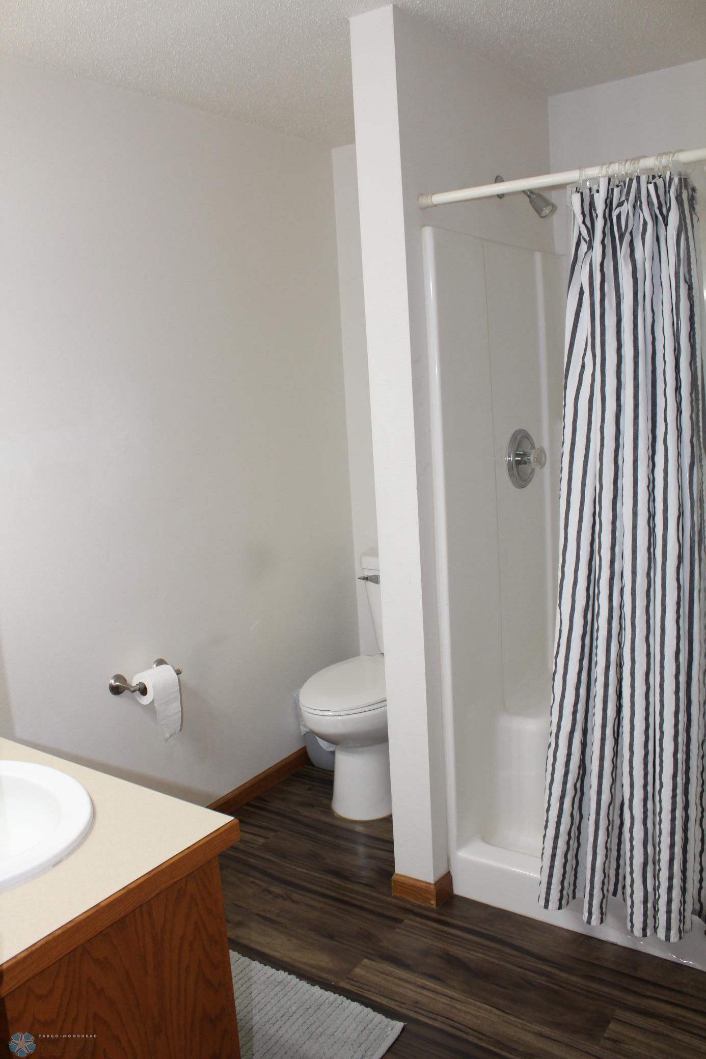Lower 3/4 bath