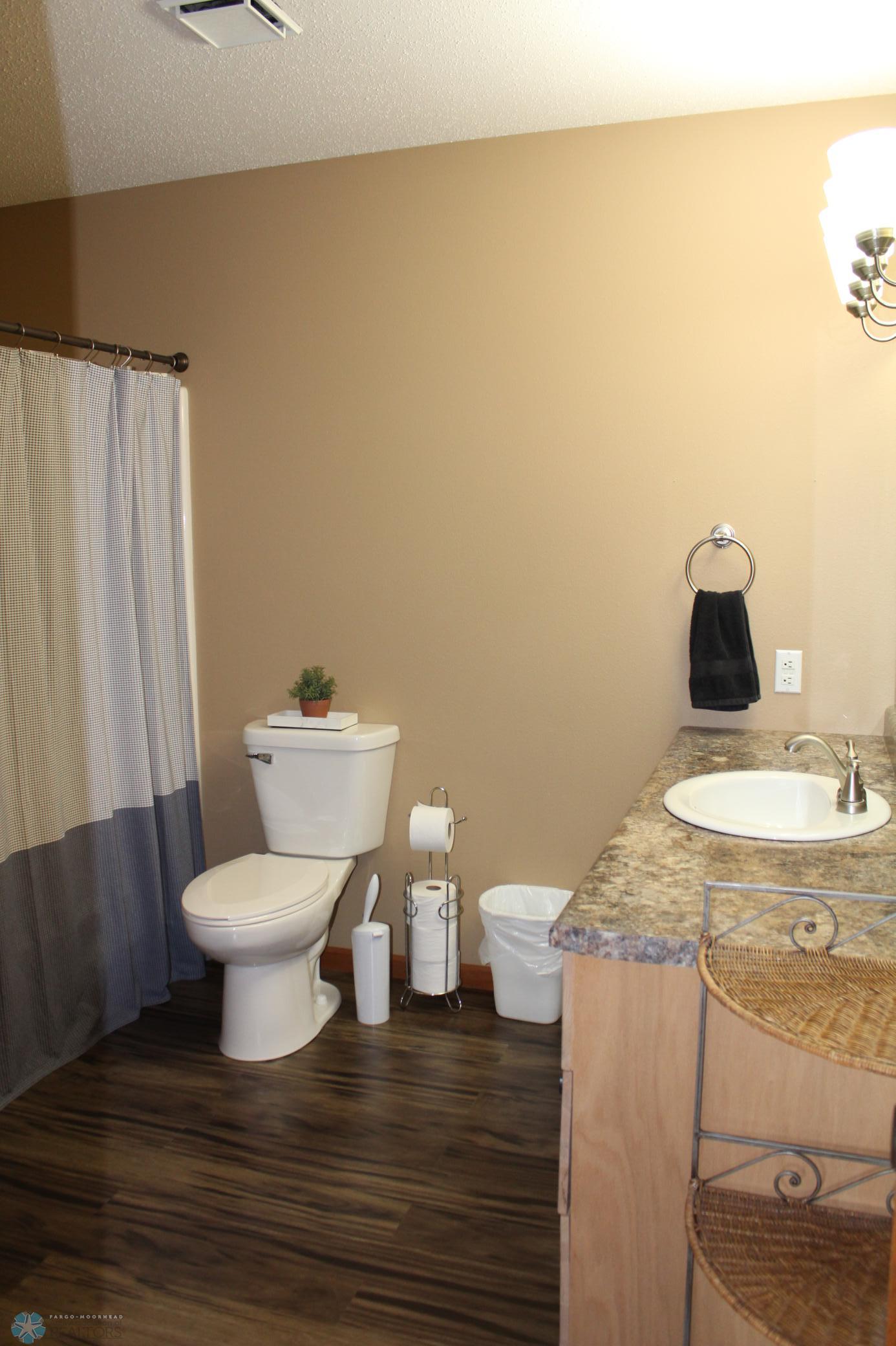 Upper hollywood bath
