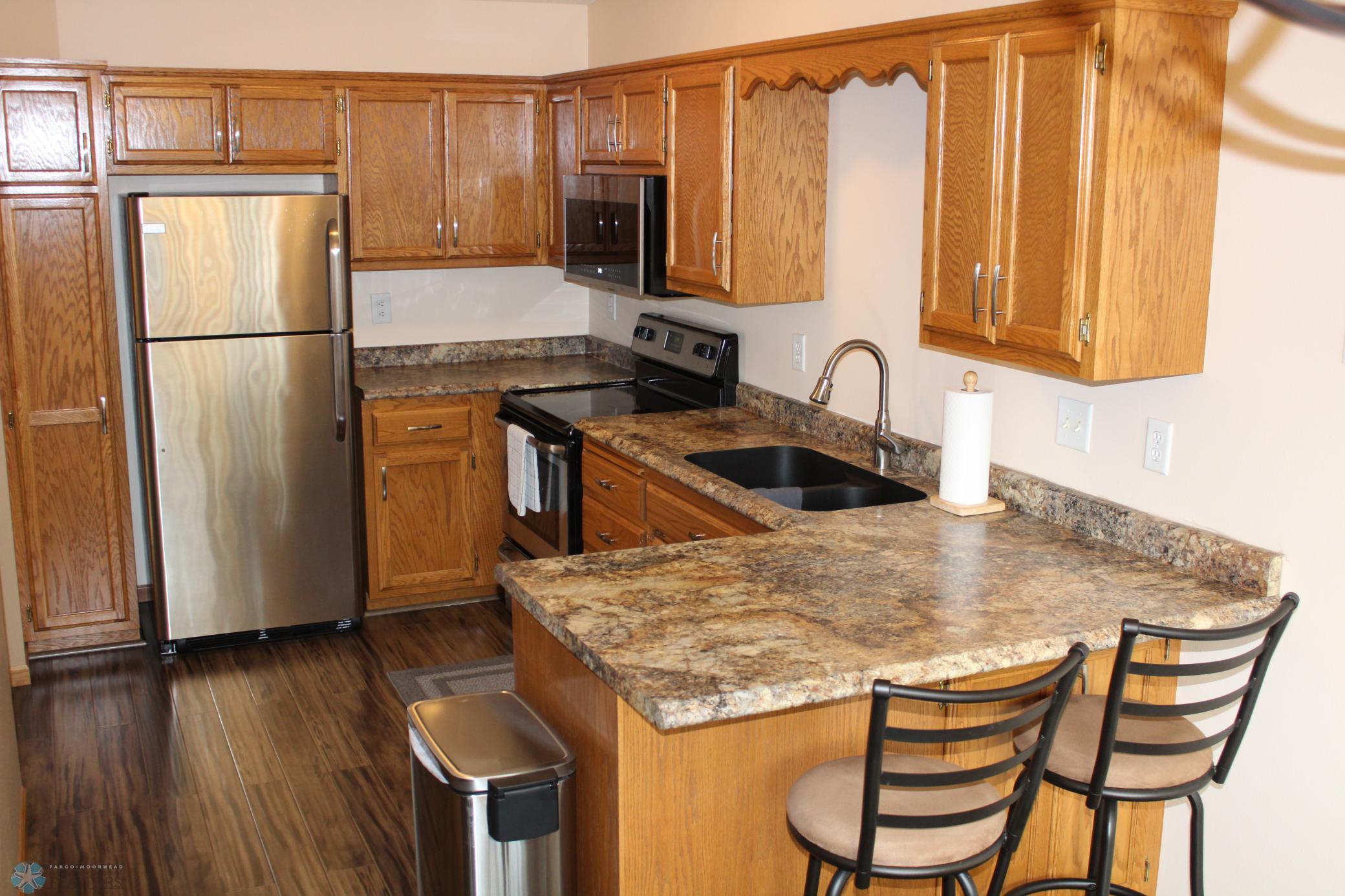 Kitchen-brand new microwave