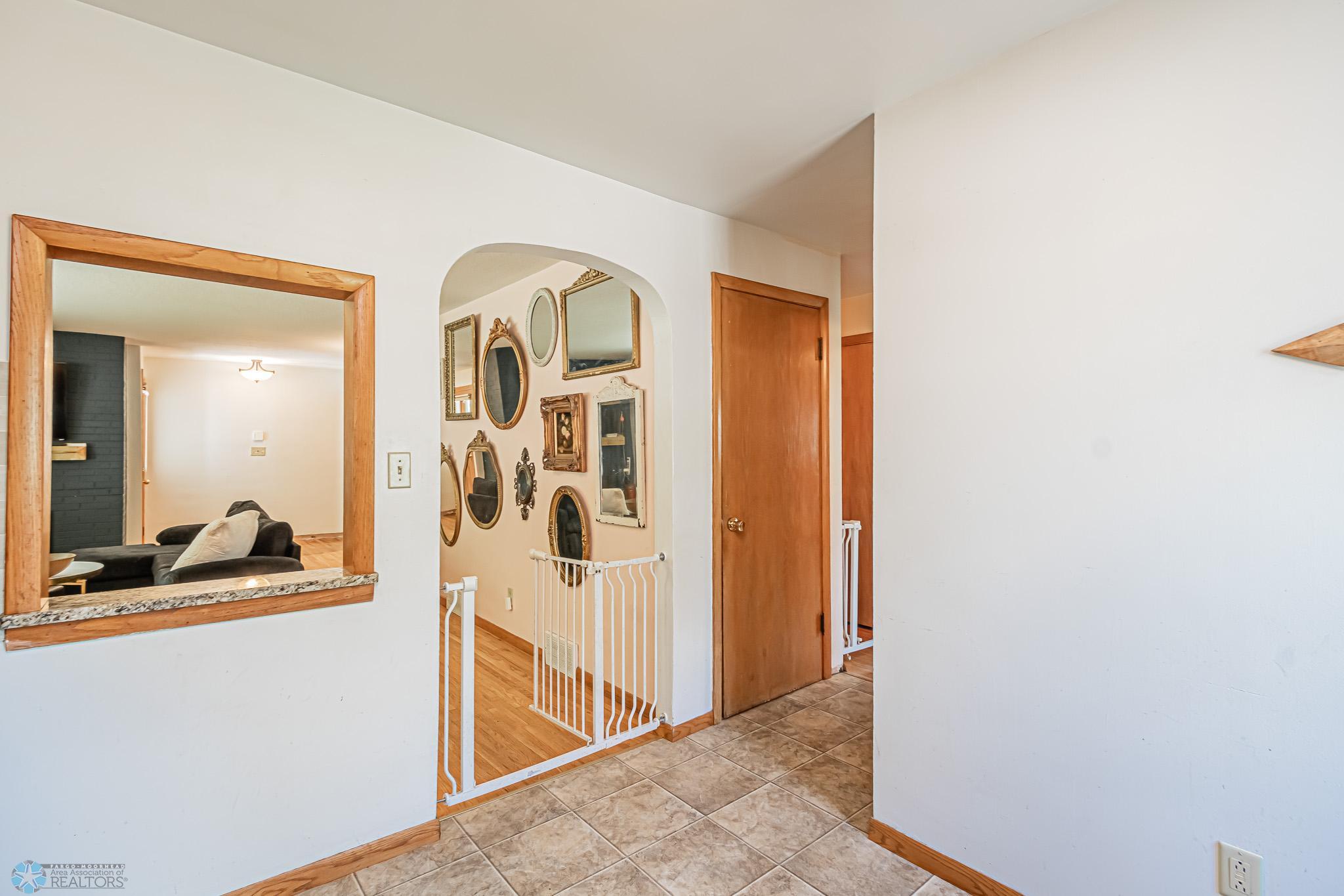 1907 10th St S, Moorhead, MN-20.jpg