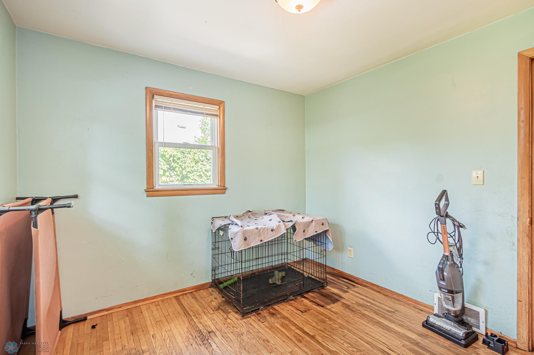 1907 10th St S, Moorhead, MN-18.jpg
