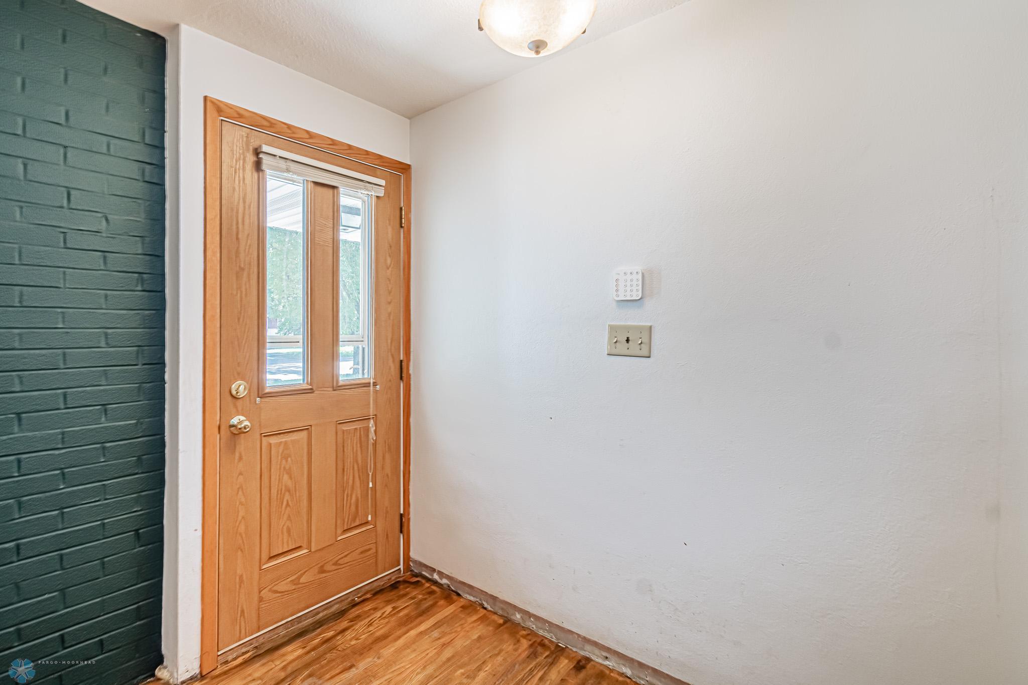 1907 10th St S, Moorhead, MN-26.jpg