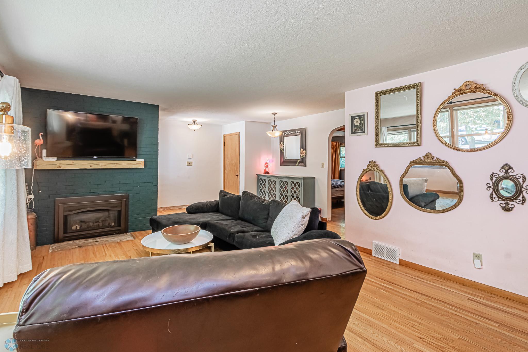 1907 10th St S, Moorhead, MN-30.jpg