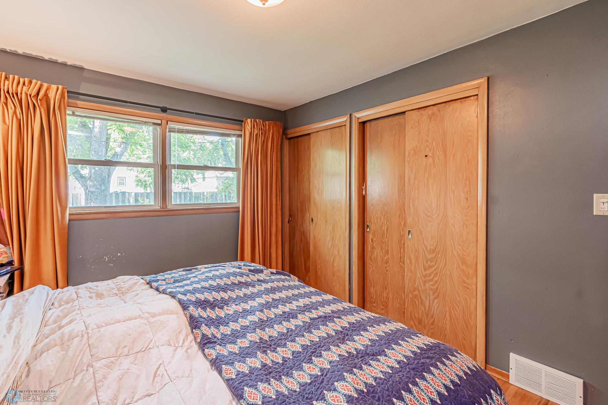 1907 10th St S, Moorhead, MN-28.jpg