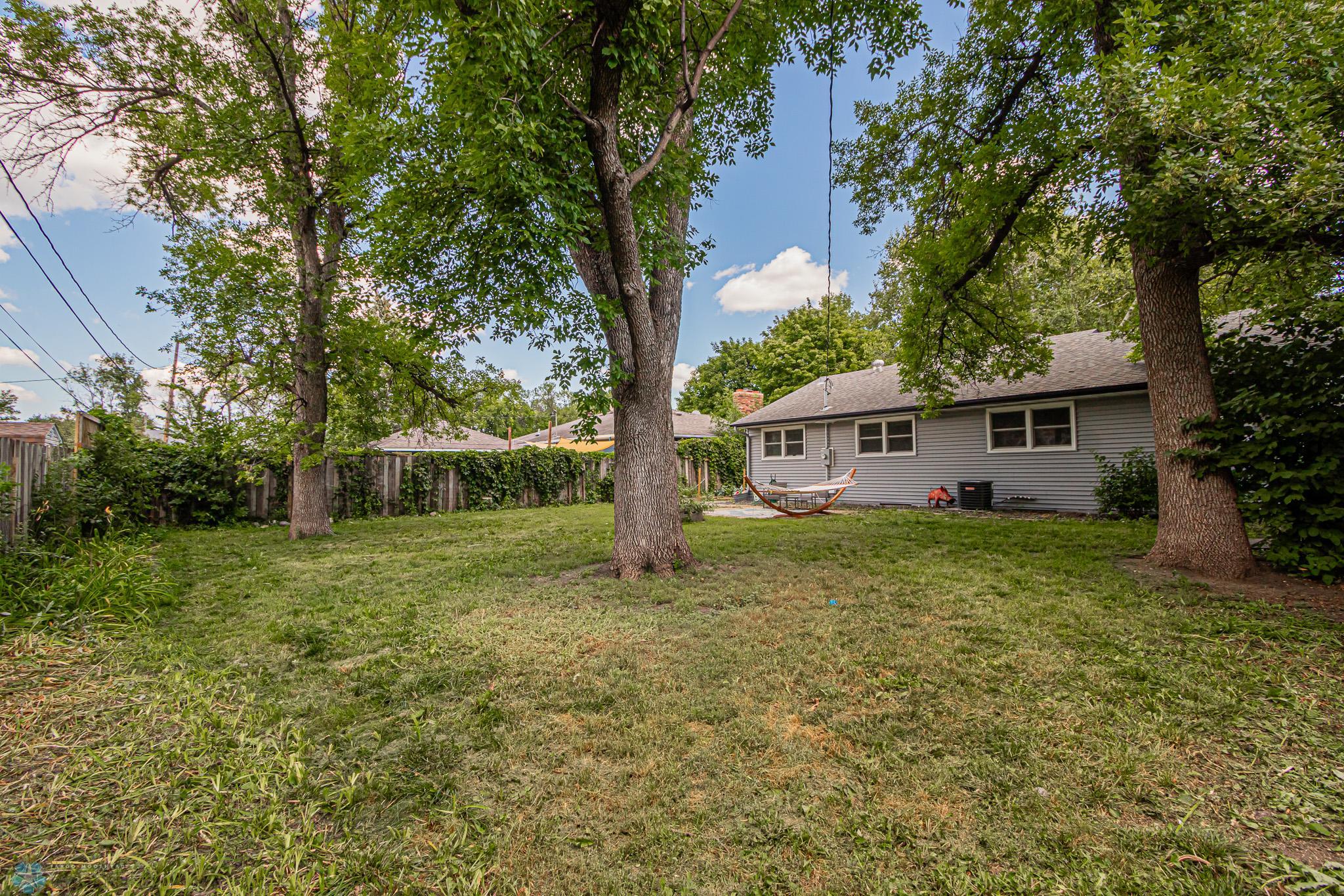 1907 10th St S, Moorhead, MN-10.jpg
