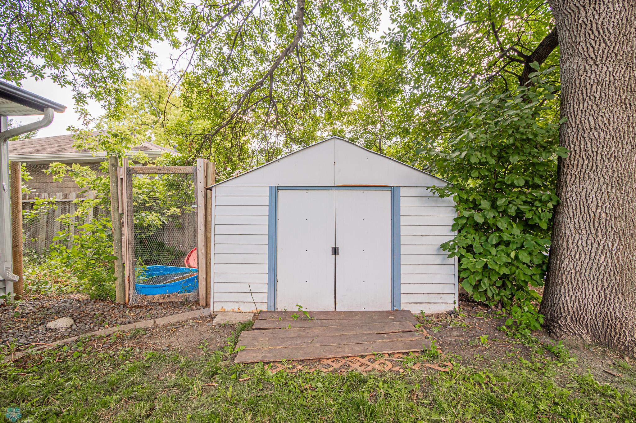 1907 10th St S, Moorhead, MN-11.jpg