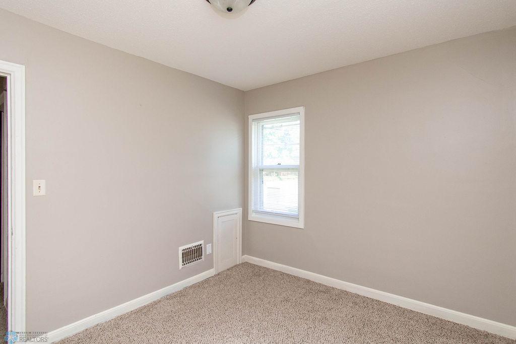 _DSC1269.jpgBedroom 2