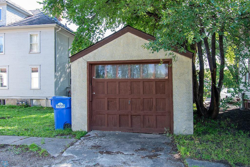 Garage