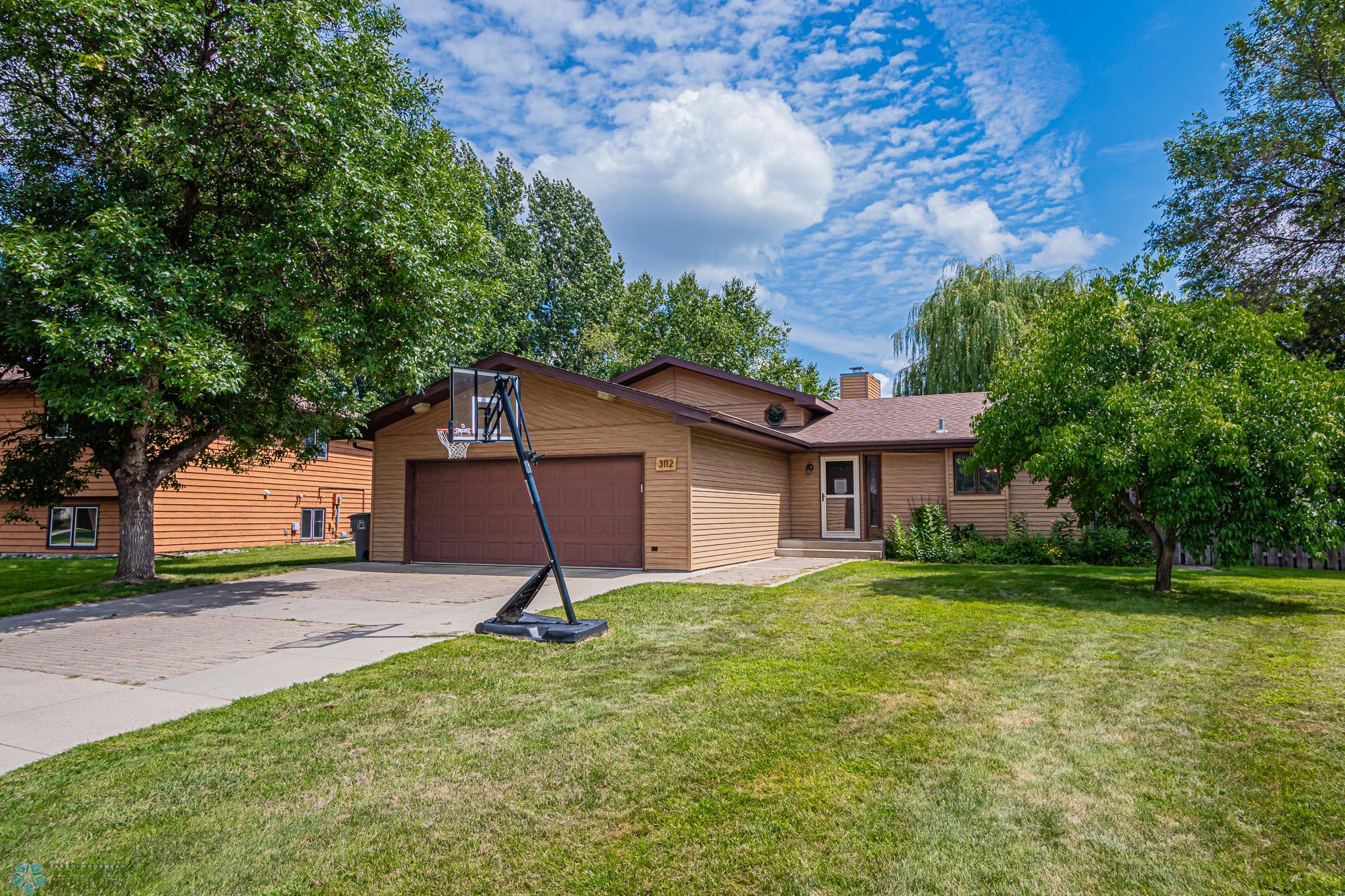 3112 22nd St S, Moorhead, MN-05.jpg