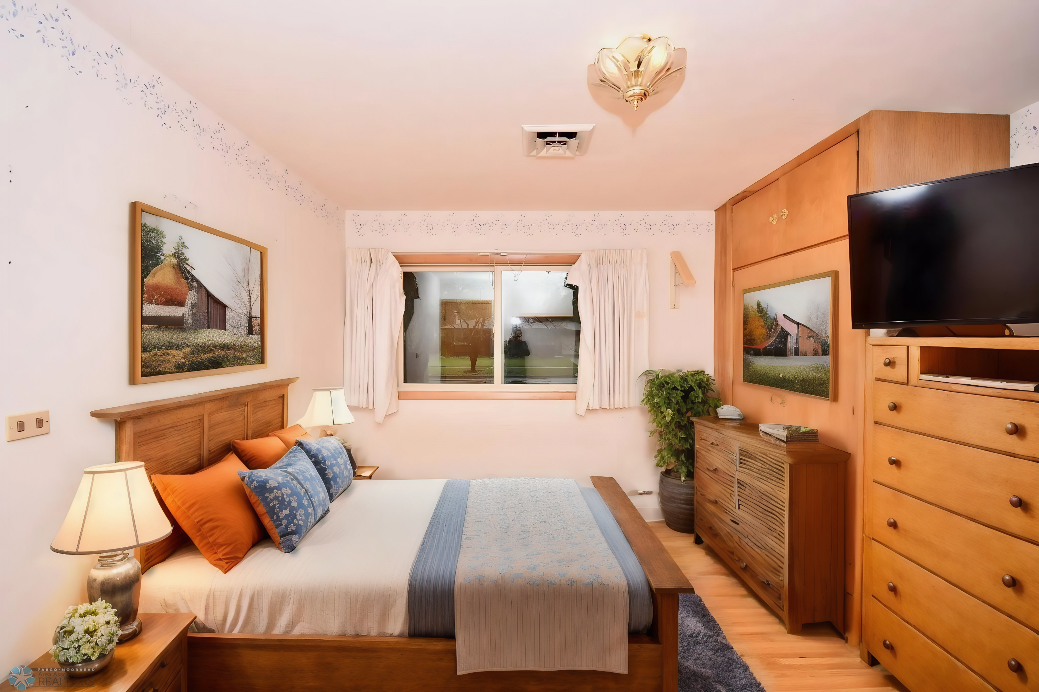 Upper Bedroom