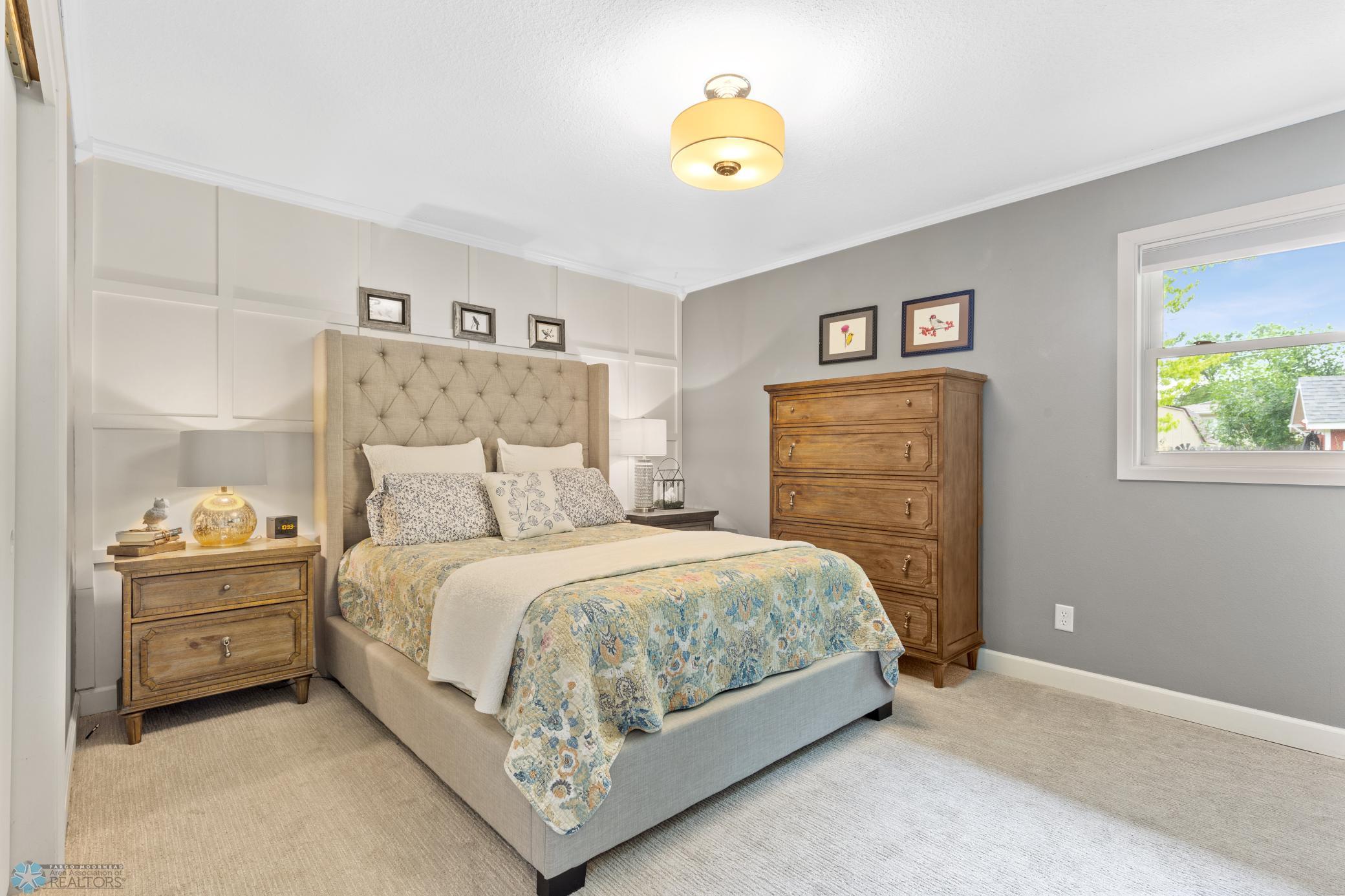 Primary bedroom, accent wall
