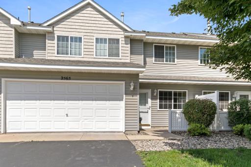 Photo for 2565 Yellowstone Drive, Hastings, MN 55033 - listing #6581068 Well-kept with an oversized 2-car garage and asphalt driveway.