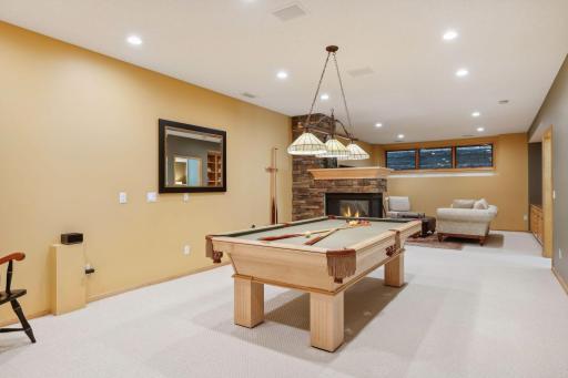 4 Lawton Lane, North Oaks, MN 55127