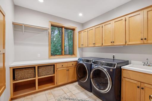 4 Lawton Lane, North Oaks, MN 55127