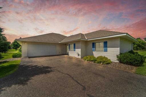 722 Waldroff Farm Road, B, Hudson, WI 54016
