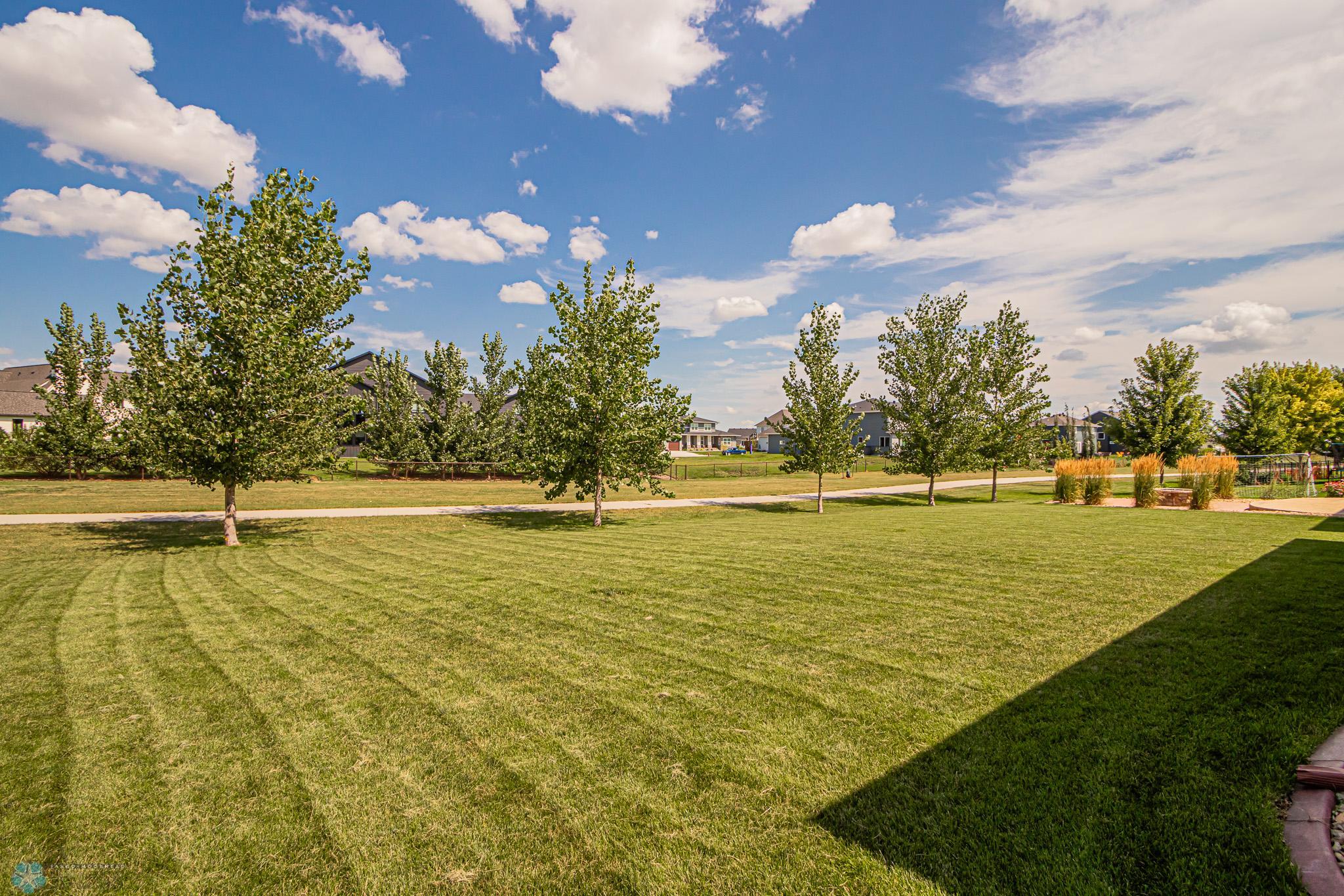 Large Yard & Backs to Walking Path