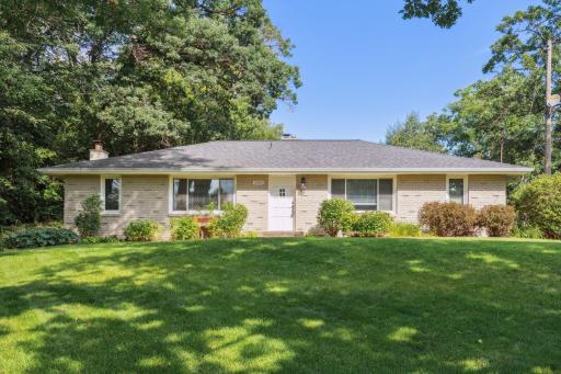 Beautifully maintained side by side duplex!