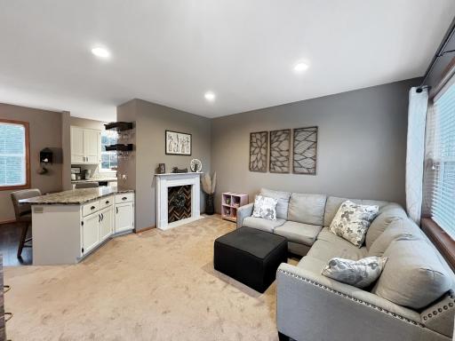Peninsula overlooks the living space - perfect for entertaining friends and family!
