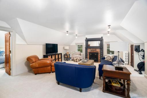 4512 London Road, Duluth, MN 55804