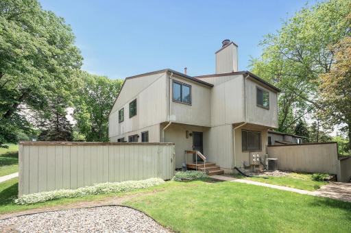 6372 Saint Johns Drive, Eden Prairie, MN 55346