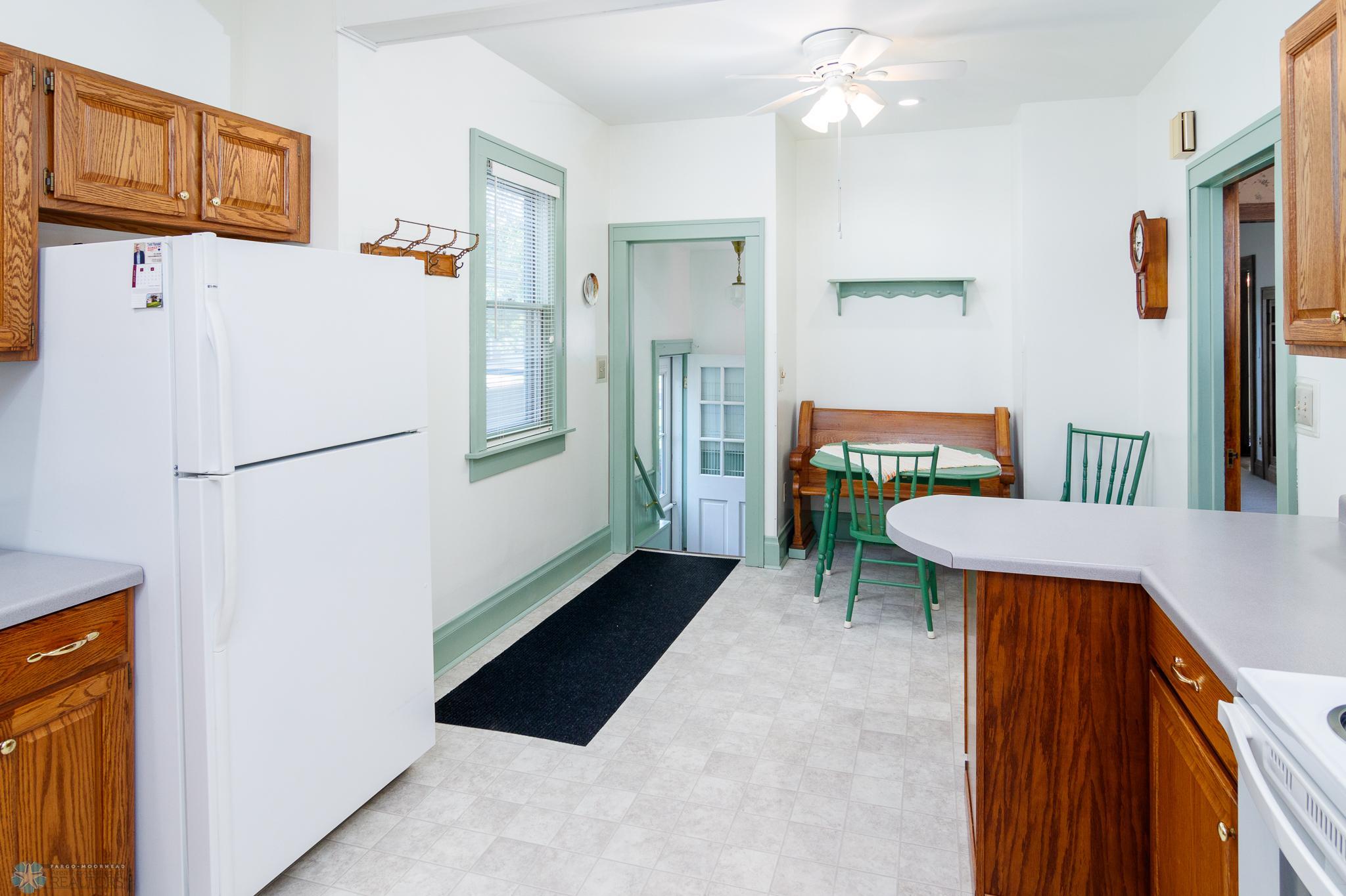 Eat-In Kitchen