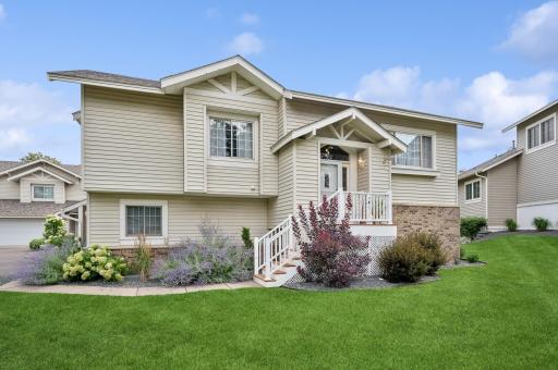 887 Ivy Lane, Eagan, MN 55123