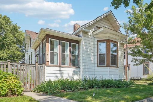 211 8th Avenue NE, Minneapolis, MN 55413