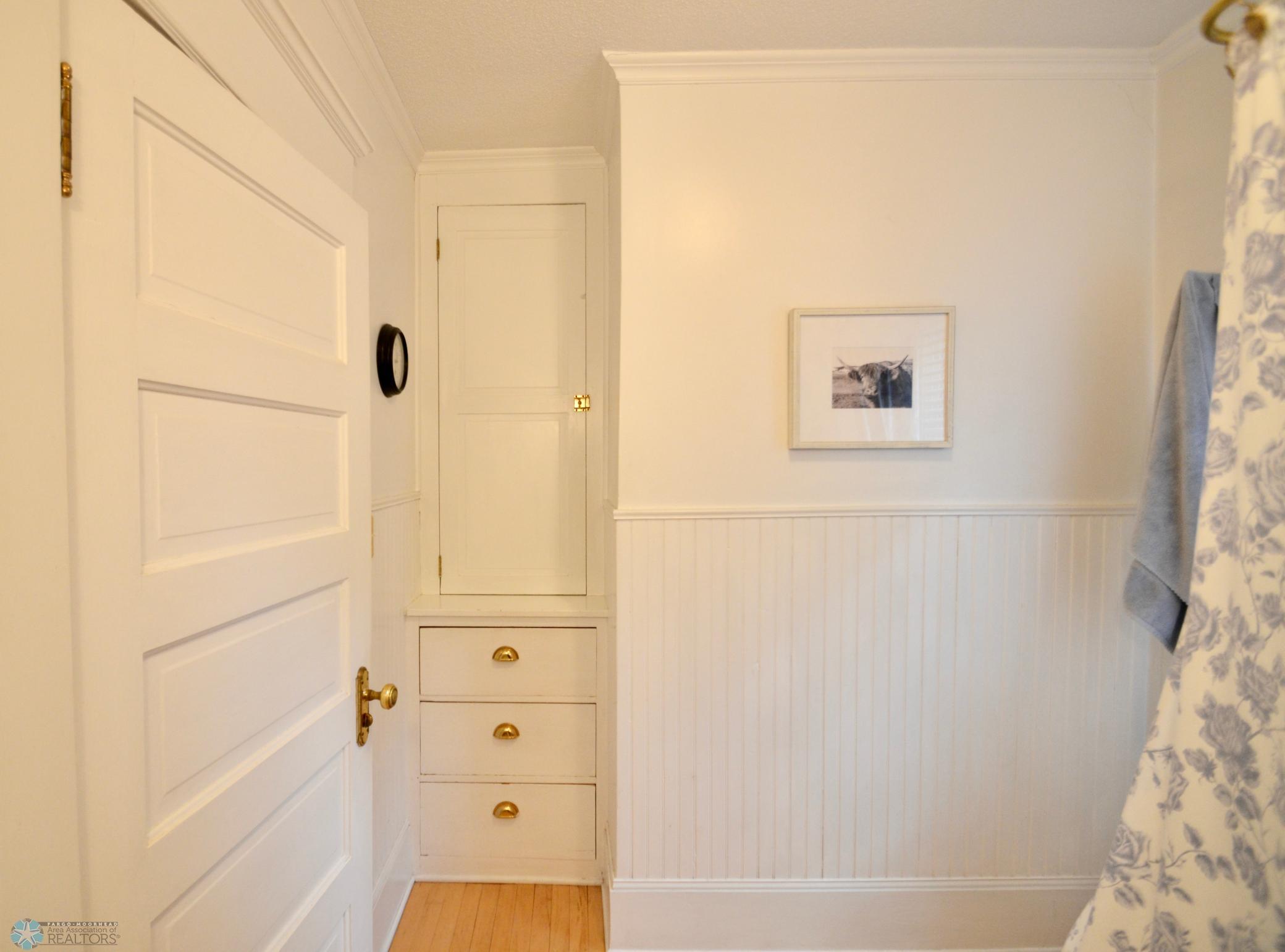 Upstairs Bath Details