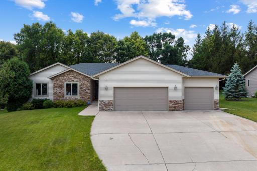 185 Hickory Lane NE, Owatonna, MN 55060