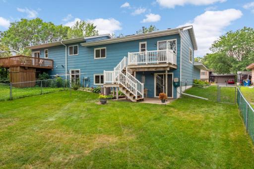 1061 Eastview Circle, Shakopee, MN 55379