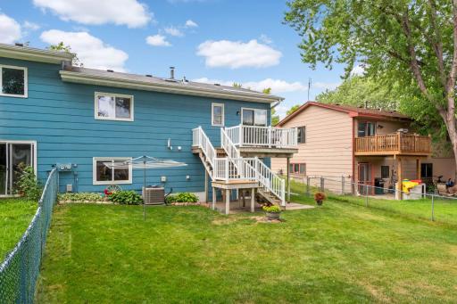 1061 Eastview Circle, Shakopee, MN 55379
