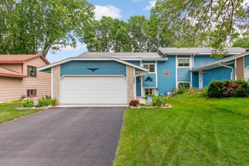 1061 Eastview Circle, Shakopee, MN 55379