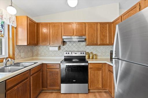 1061 Eastview Circle, Shakopee, MN 55379