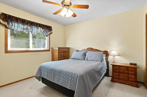1061 Eastview Circle, Shakopee, MN 55379