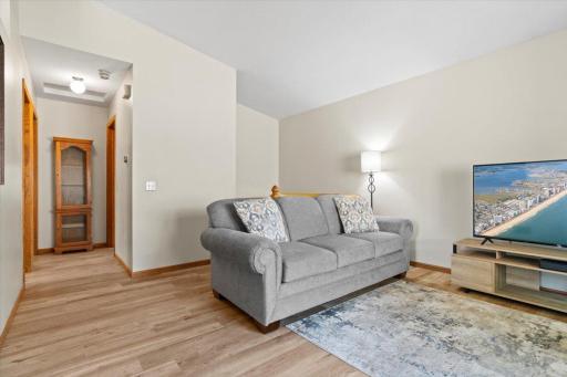1061 Eastview Circle, Shakopee, MN 55379