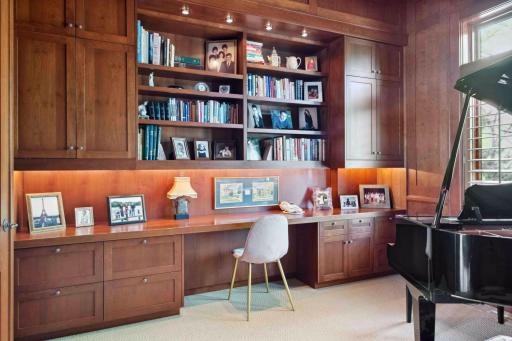 Stunning Executive Den/office
