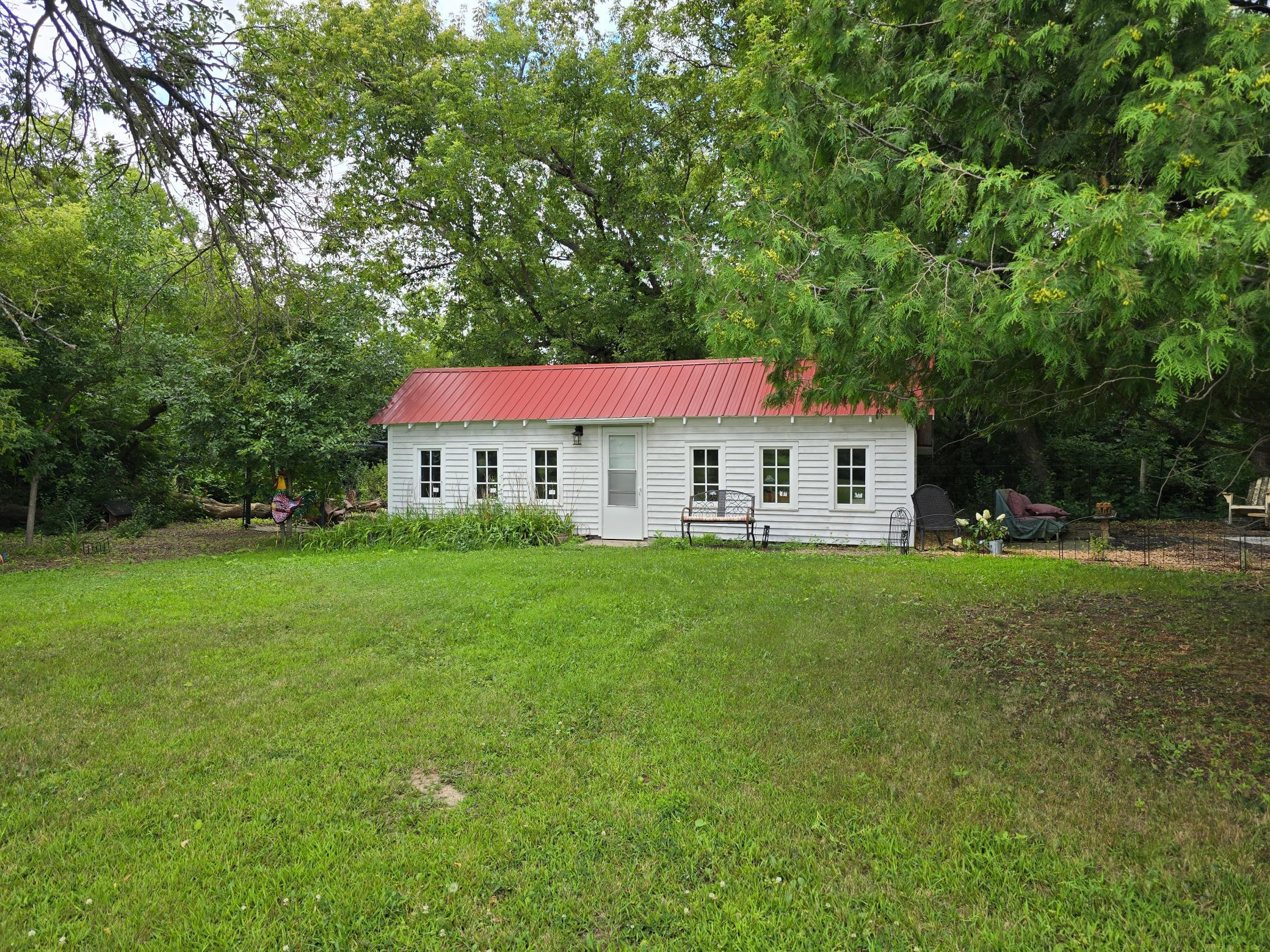 SHE SHED AND STUDIO