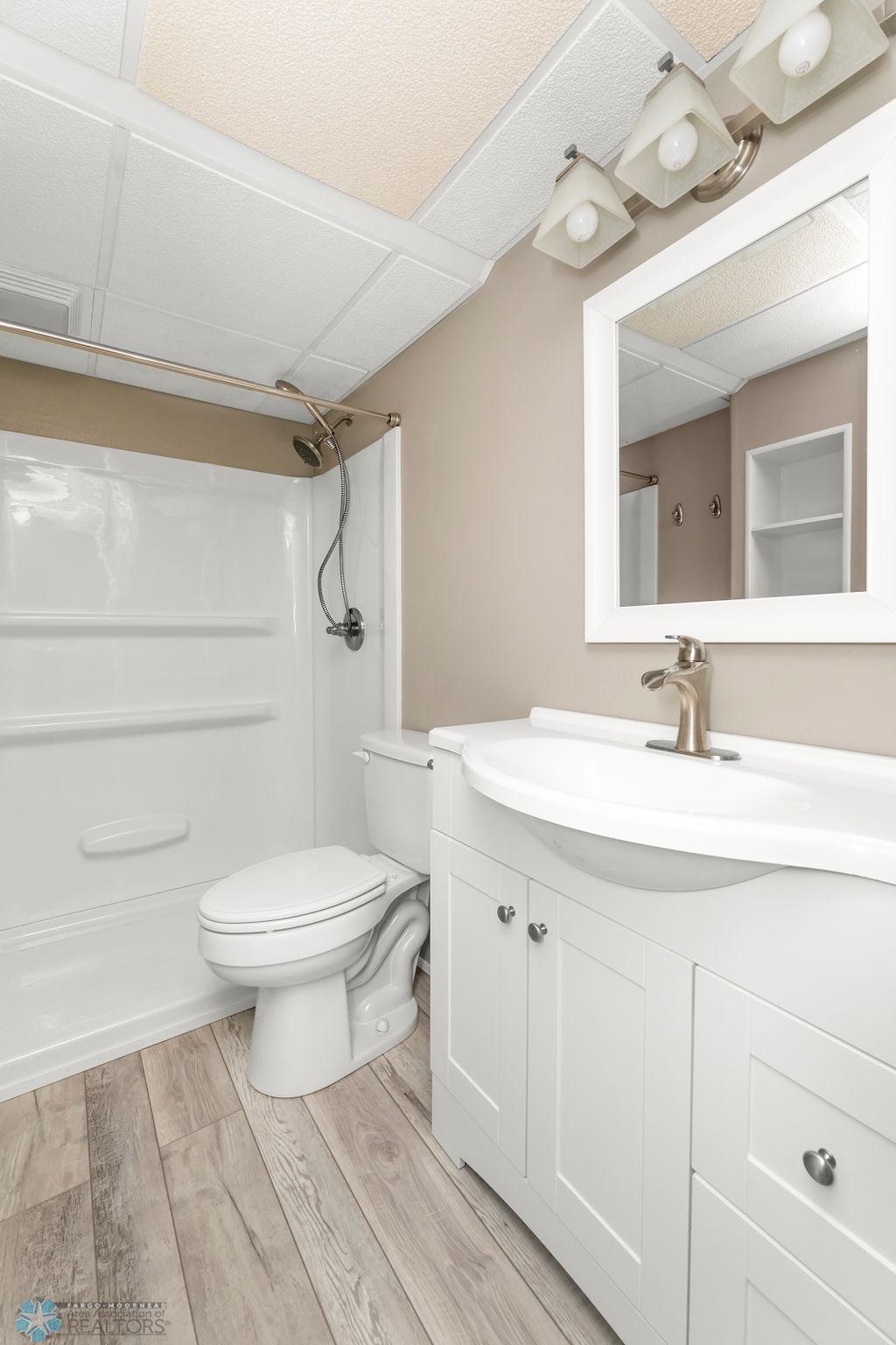 3/4 Bath08-13-NG-3130_36.JPG